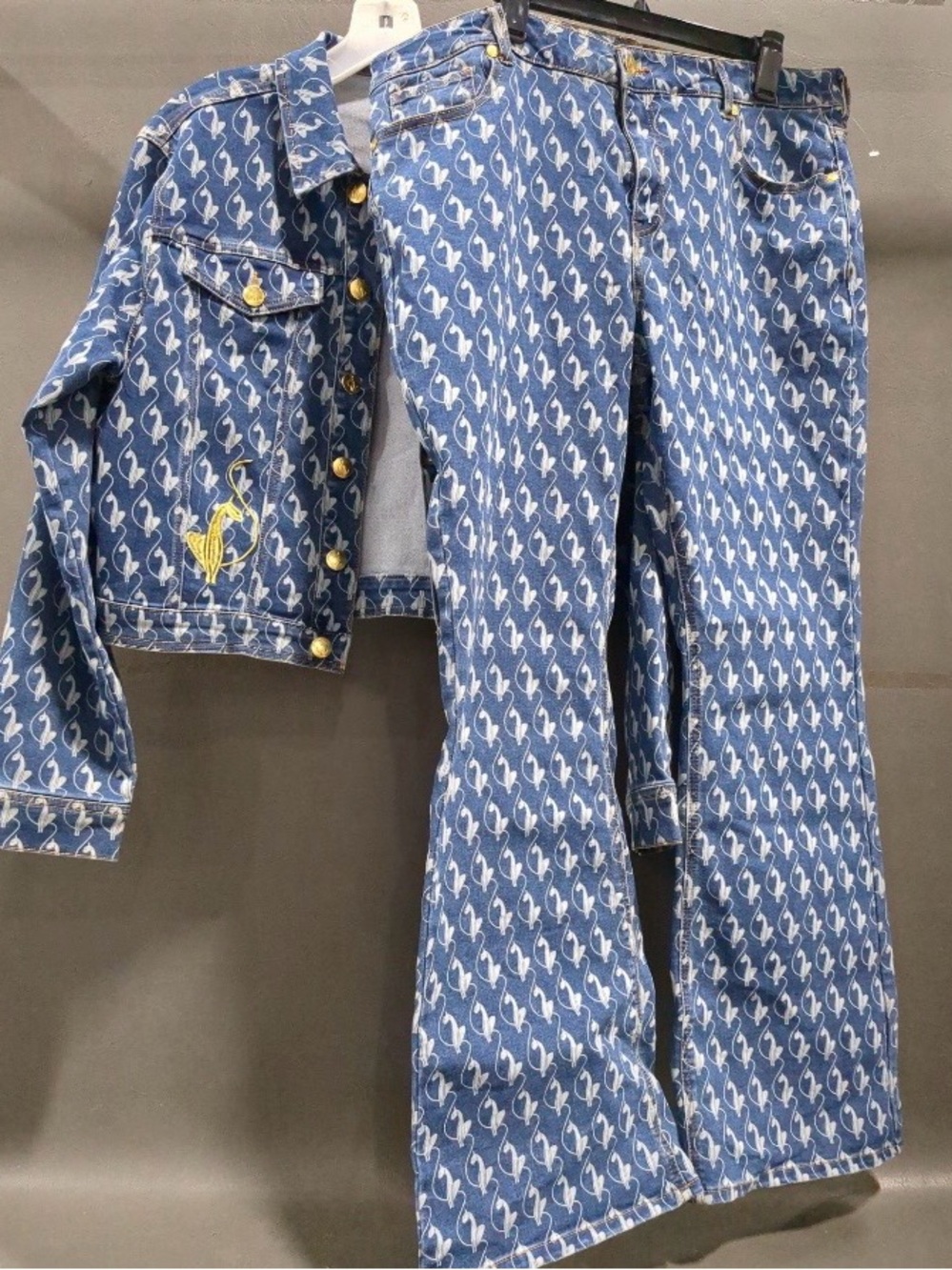 2 Pc Y2K Baby Phat Denim Jacket & Jeans
Set Sz 1X Jacket  Sz 20 Swan Print Pants